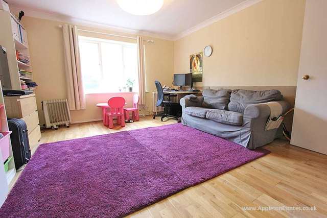  Image of 1 bedroom Flat to rent in Merlin Close Croydon CR0 at Steep Hill  Croydon, CR0 5UQ