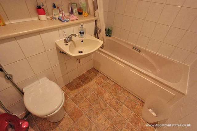  Image of 1 bedroom Flat to rent in Merlin Close Croydon CR0 at Steep Hill  Croydon, CR0 5UQ