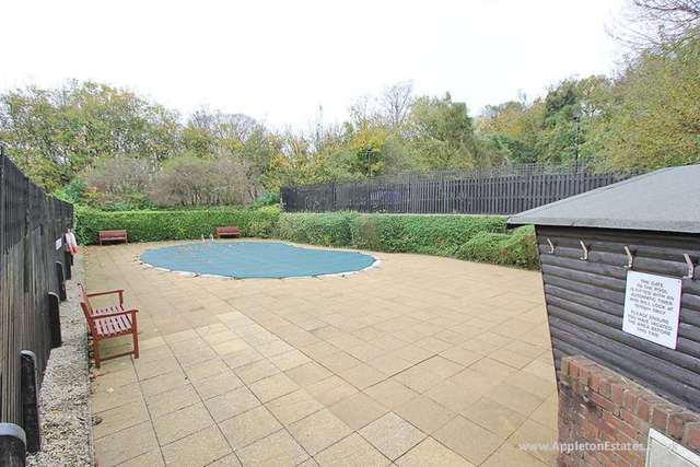  Image of 1 bedroom Flat to rent in Merlin Close Croydon CR0 at Steep Hill  Croydon, CR0 5UQ