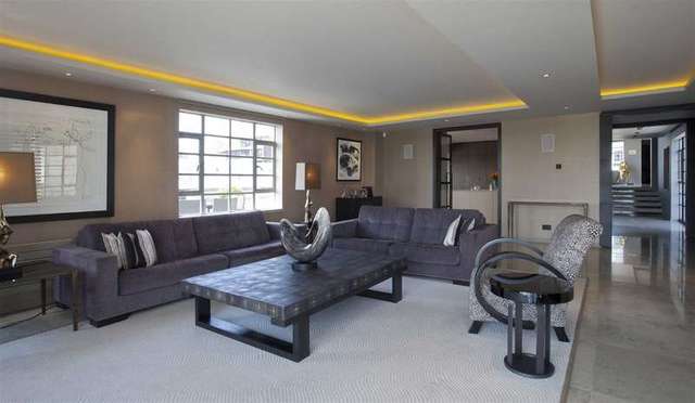  Image of 4 bedroom Flat to rent in Prince Albert Road London NW8 at Stockleigh Hall London London, NW8 7LB