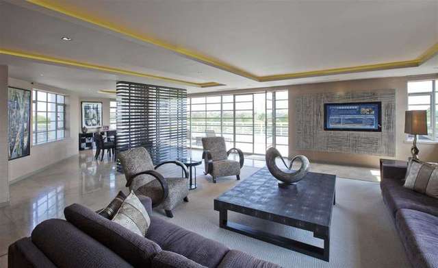  Image of 4 bedroom Flat to rent in Prince Albert Road London NW8 at Stockleigh Hall London London, NW8 7LB
