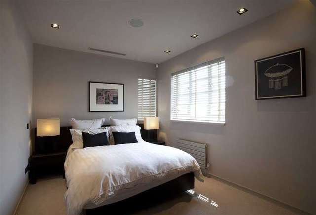  Image of 4 bedroom Flat to rent in Prince Albert Road London NW8 at Stockleigh Hall London London, NW8 7LB