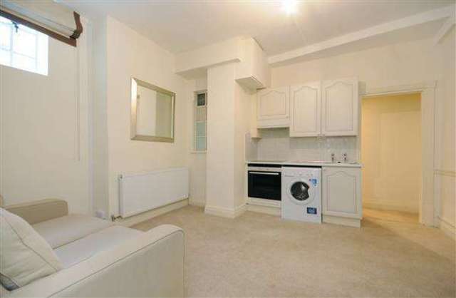  Image of 1 bedroom Apartment to rent in Park Road London NW8 at NW8 7HT Lisson Grove, NW8 7HT