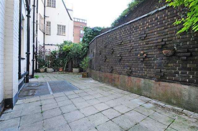  Image of 1 bedroom Apartment to rent in Park Road London NW8 at NW8 7HT Lisson Grove, NW8 7HT