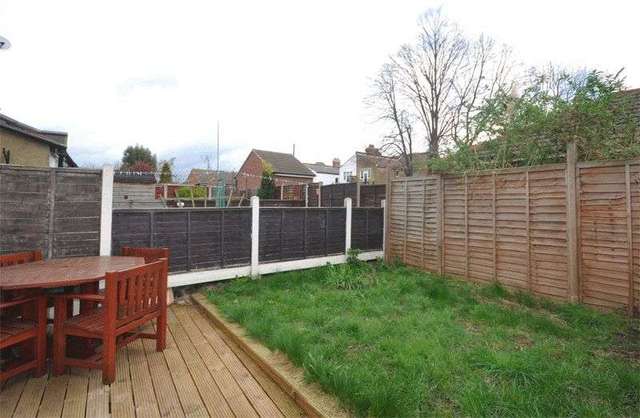  Image of 3 bedroom Terraced house to rent in Stromness Road Southend-on-Sea SS2 at Stromness Road  Southend-On-Sea, SS2 4JQ