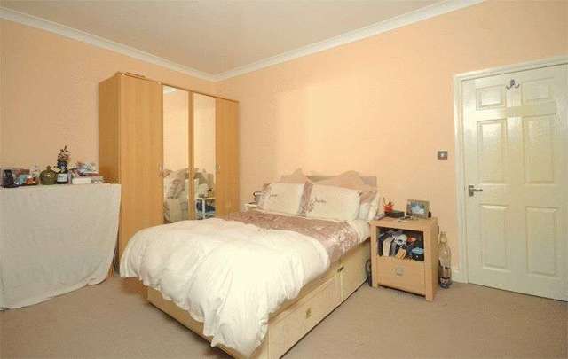  Image of 3 bedroom Terraced house to rent in Stromness Road Southend-on-Sea SS2 at Stromness Road  Southend-On-Sea, SS2 4JQ