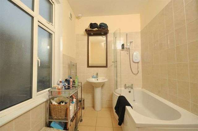  Image of 3 bedroom Terraced house to rent in Stromness Road Southend-on-Sea SS2 at Stromness Road  Southend-On-Sea, SS2 4JQ