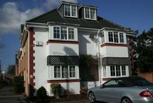  Image of 2 bedroom Ground Flat to rent in Eden Place Sunningdale Ascot SL5 at London Road  Sunningdale, SL5 0UJ