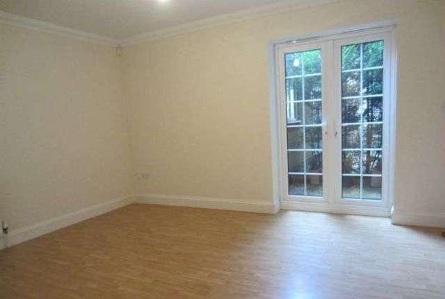  Image of 2 bedroom Ground Flat to rent in Eden Place Sunningdale Ascot SL5 at London Road  Sunningdale, SL5 0UJ