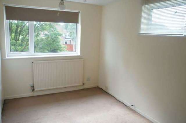  Image of 1 bedroom Mews to rent in Sycamore Avenue Congleton CW12 at Sycamore Avenue  Congleton, CW12 4TY