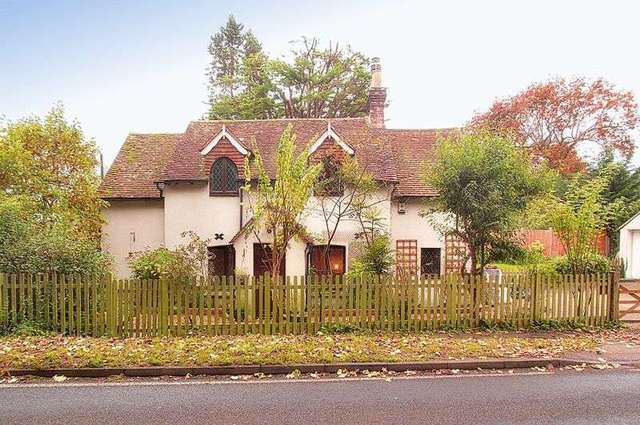  Image of 4 bedroom Property for sale in Tangmere Road Shopwhyke Chichester PO20 at Tangmere Road Shopwhyke Chichester, PO20 2BL
