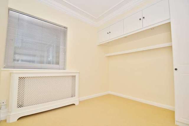  Image of 3 bedroom Flat to rent in The Avenue Westbourne Bournemouth BH13 at 15 The Avenue Branksome Park Poole, BH13 6HB