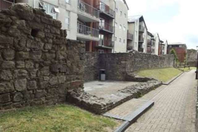 Image of 2 bedroom Flat to rent in Gloucester Square Southampton SO14 at Southampton, SO14 2GJ