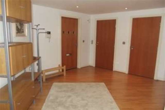  Image of 2 bedroom Flat to rent in Gloucester Square Southampton SO14 at Southampton, SO14 2GJ
