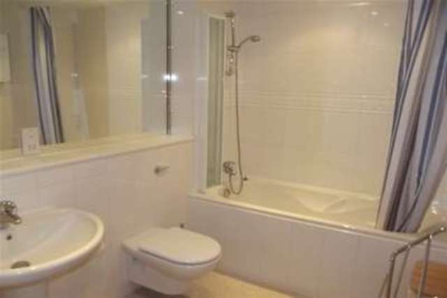  Image of 2 bedroom Flat to rent in Gloucester Square Southampton SO14 at Southampton, SO14 2GJ