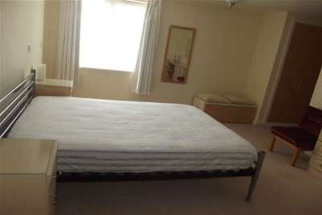  Image of 2 bedroom Flat to rent in Gloucester Square Southampton SO14 at Southampton, SO14 2GJ