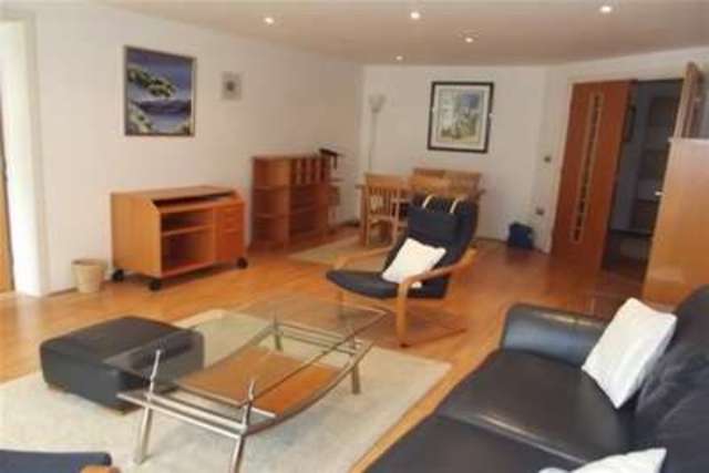  Image of 2 bedroom Flat to rent in Gloucester Square Southampton SO14 at Southampton, SO14 2GJ