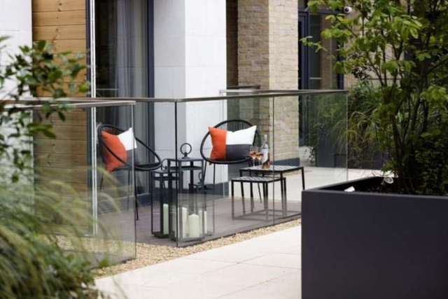  Image of 2 bedroom Apartment for sale in Farm Lane London SW6 at Farm Lane Fulham London, SW6 1QA