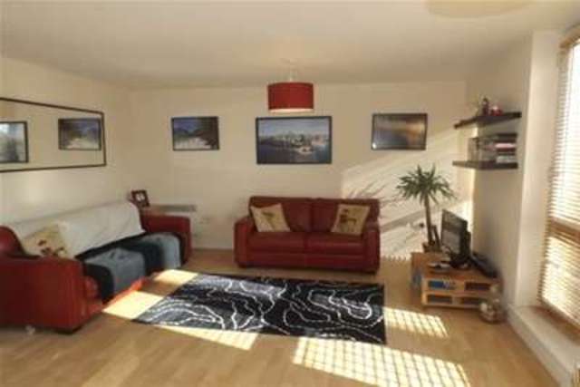  Image of 2 bedroom Flat to rent in Russell Road Nottingham NG7 at Nottingham, NG7 6GB