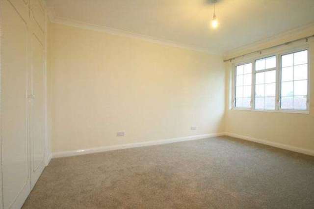  Image of 2 bedroom Terraced house to rent in Station Road Rustington Littlehampton BN16 at Station Road Rustington East Preston, BN16 3BB