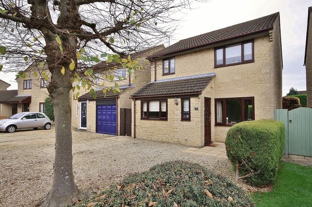  Image of 3 bedroom Detached house for sale in Thorney Leys Witney OX28 at Thorney Leys  Witney, OX28 5NT