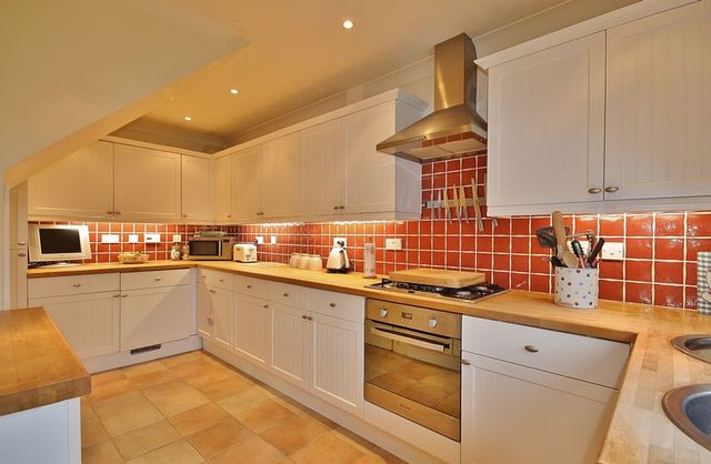  Image of 3 bedroom Detached house for sale in Thorney Leys Witney OX28 at Thorney Leys  Witney, OX28 5NT