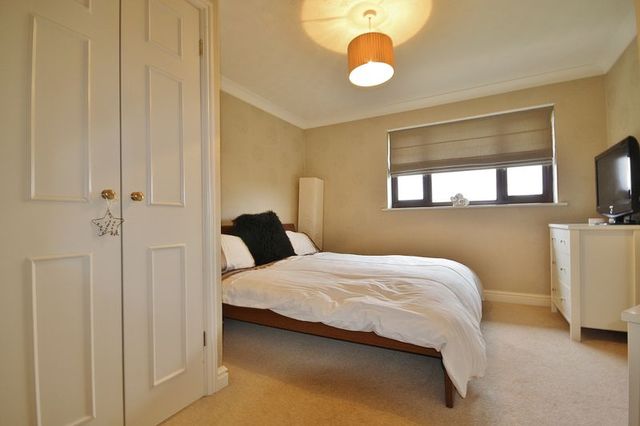  Image of 3 bedroom Detached house for sale in Thorney Leys Witney OX28 at Thorney Leys  Witney, OX28 5NT