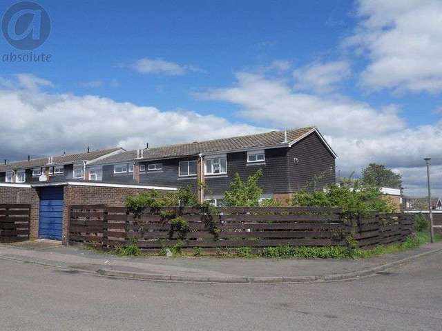  Image of 4 bedroom Detached house to rent in Tintagel Walk Bedford MK41 at Tintagel Walk  BEDFORD, MK41 8ND