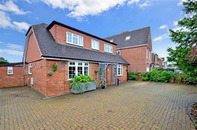  Image of 4 bedroom Detached house for sale in Tonbridge Road Hildenborough Tonbridge TN11 at Hildenborough Tonbridge Tonbridge, TN11 9BH