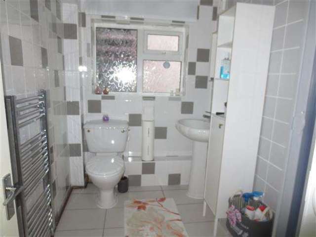  Image of 1 bedroom Apartment for sale in Trafalgar Square Scarborough YO12 at Falsgrave, YO12 7PY