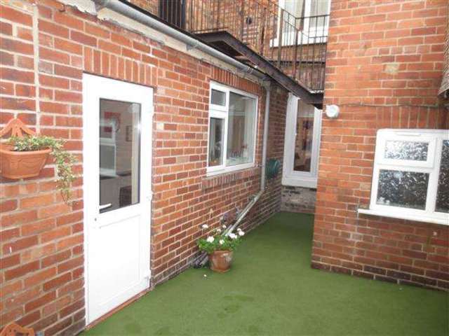  Image of 1 bedroom Apartment for sale in Trafalgar Square Scarborough YO12 at Falsgrave, YO12 7PY