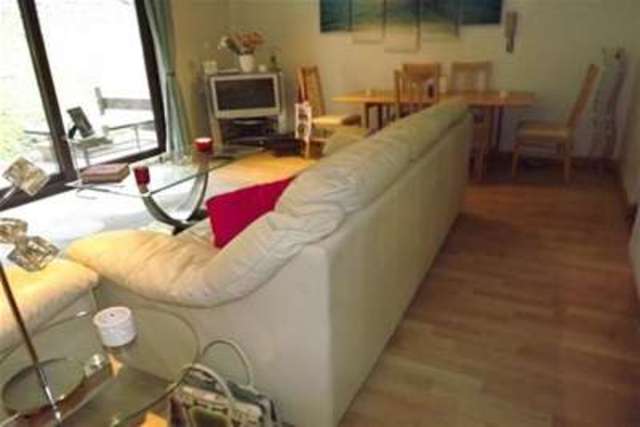  Image of 1 bedroom Flat to rent in Hillside Road Whyteleafe CR3 at Whyteleafe, CR3 0BY