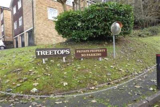  Image of 1 bedroom Flat to rent in Hillside Road Whyteleafe CR3 at Whyteleafe, CR3 0BY