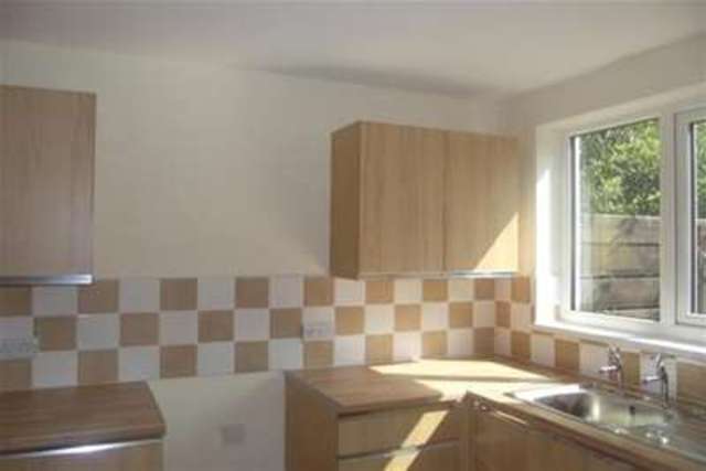  Image of 4 bedroom Semi-Detached house to rent in Tunley Holme Bamber Bridge Preston PR5 at Preston, PR5 8EP