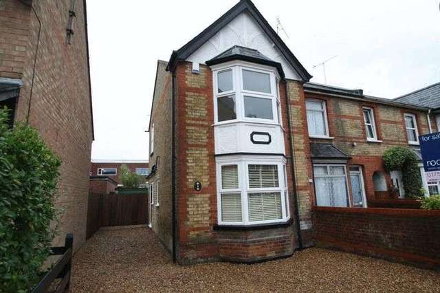  Image of 3 bedroom Detached house for sale in Victoria Street High Wycombe HP11 at Victoria Street  High Wycombe, HP11 2LU