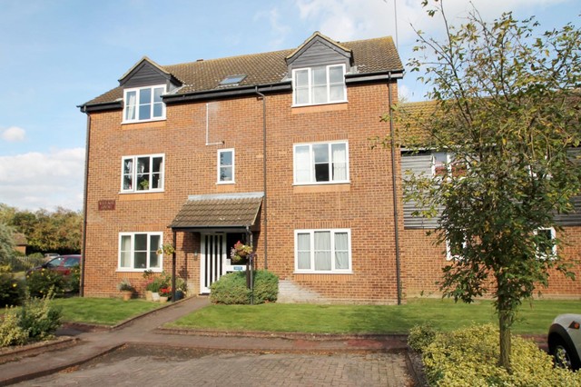  Image of 1 bedroom Flat to rent in Twyford Road St. Albans AL4 at Jersey Farm  St Albans, AL4 9BT