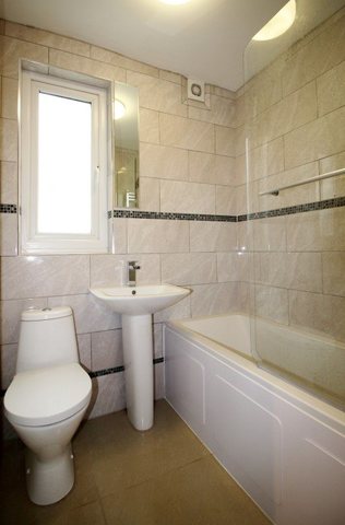  Image of 2 bedroom Flat to rent in Wake Street Plymouth PL4 at Pennycomequick Plymouth Plymouth, PL4 6NL