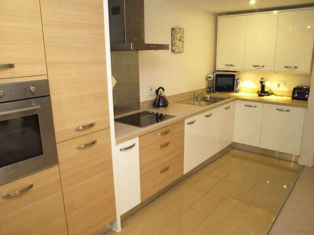  Image of 2 bedroom Apartment to rent in Wallis Square Farnborough GU14 at Wallis Square  Farnborough, GU14 7GS