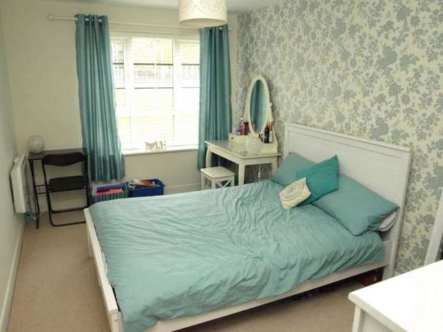  Image of 2 bedroom Apartment to rent in Wallis Square Farnborough GU14 at Wallis Square  Farnborough, GU14 7GS
