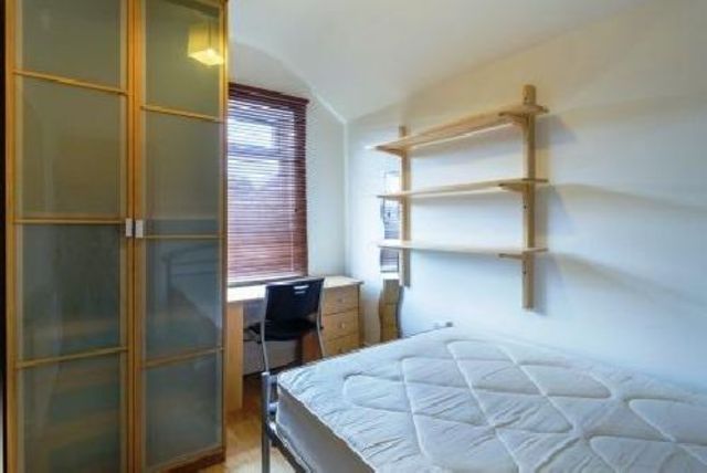  Image of 4 bedroom House Share to rent in Warwards Lane Stirchley Birmingham B29 at Selly Oak West Midlands Selly Oak, B29 7QR