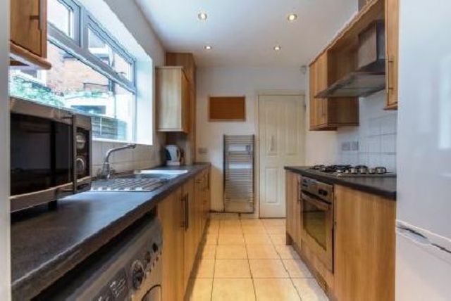  Image of 4 bedroom House Share to rent in Warwards Lane Stirchley Birmingham B29 at Selly Oak West Midlands Selly Oak, B29 7QR