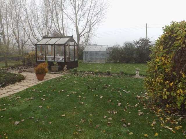  Image of 3 bedroom Detached house for sale in Washdyke Lane Glentham Market Rasen LN8 at Washdyke Lane  Glentham, LN8 2ER