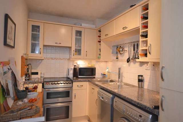  Image of 1 bedroom Flat to rent in Waterside St. Thomas Exeter EX2 at Exeter, EX2 8GU