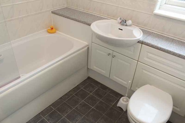  Image of 2 bedroom Flat to rent in Waverley Crescent Livingston EH54 at Livingston West Lothian West Lothian, EH54 8JR