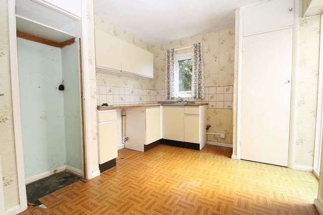  Image of 2 bedroom Flat for sale in Waverley Road Rustington Littlehampton BN16 at Waverley Road Rustington Littlehampton, BN16 2DZ