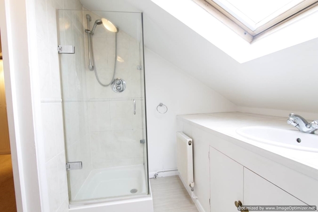  Image of 2 bedroom Apartment to rent in Clarendon Road Colliers Wood London SW19 at Marlborough Road  Collier