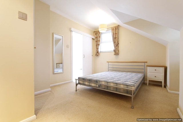  Image of 2 bedroom Apartment to rent in Clarendon Road Colliers Wood London SW19 at Marlborough Road  Collier