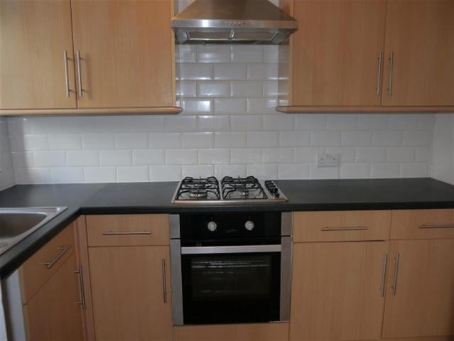  Image of 3 bedroom Terraced house to rent in Wellington Mount Bramley Leeds LS13 at Bramley Leeds Kirkstall, LS13 2LJ
