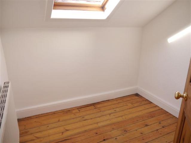  Image of 3 bedroom Terraced house to rent in Wellington Mount Bramley Leeds LS13 at Bramley Leeds Kirkstall, LS13 2LJ