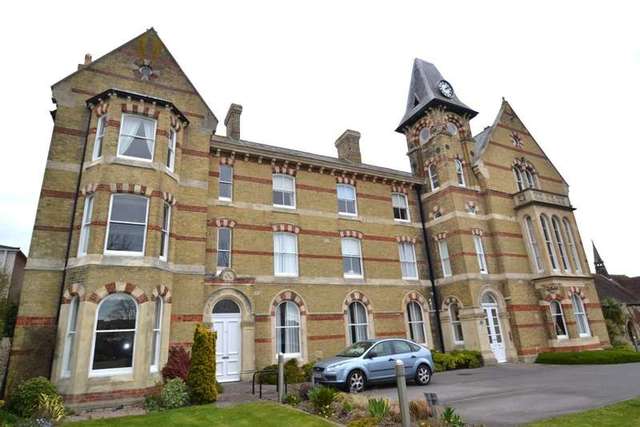  Image of 2 bedroom Flat to rent in Ricketts Close Weymouth DT4 at 14 Ricketts Close  Weymouth, DT4 7UW